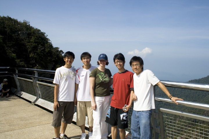 1715 Hilary with 4 guys from Penang at top of cablecar ride sm
